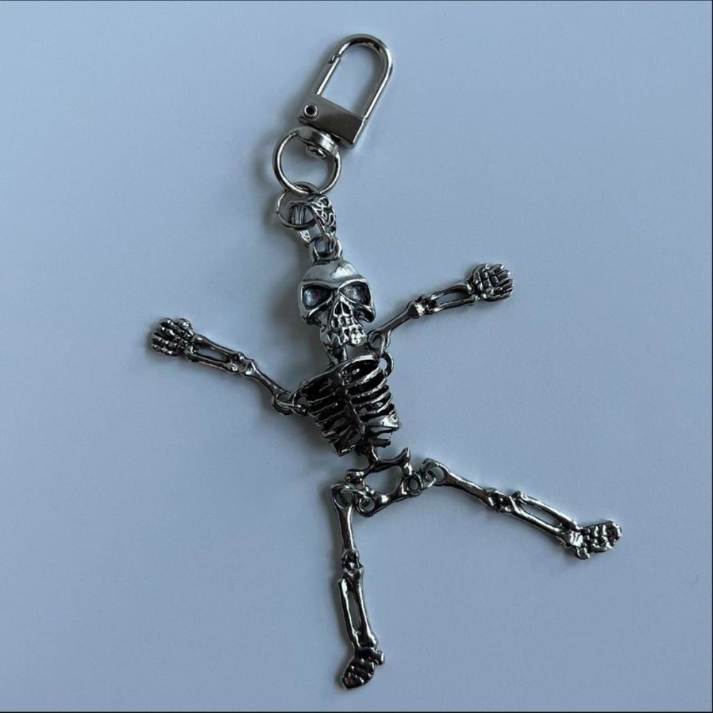 Y2K 2000s vintage skeleton grunge skull gothic silver keychain - Picture 3 of 7